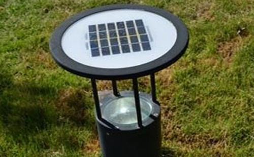 别墅庭院氛围营造：成县草坪灯选型与布光技巧