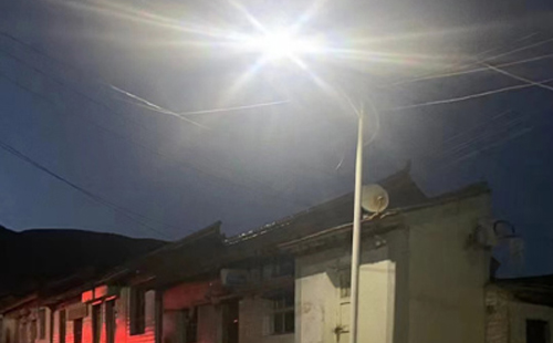 农村院子里最适合的成县太阳能路灯亮度与安装要点