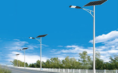 农村道路装成县太阳能路灯选多大瓦数实测